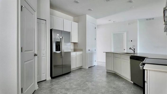 Image No.7-4 Bed Property for sale