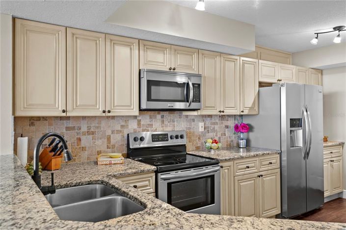 Image No.15-3 Bed Property for sale