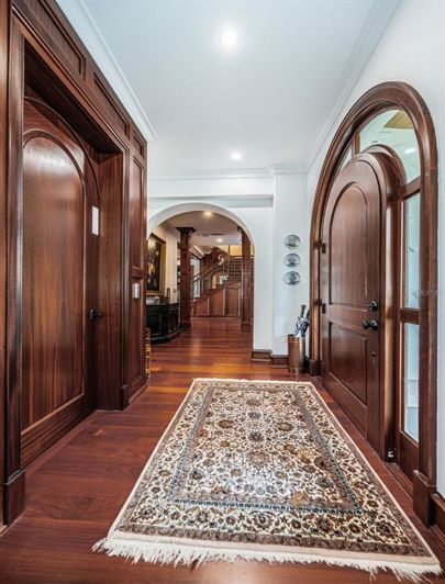 Image No.11-5 Bed Property for sale