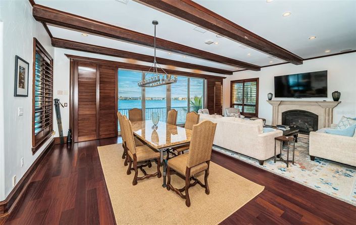 Image No.18-5 Bed Property for sale