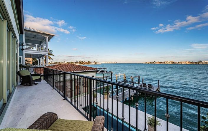 Image No.19-5 Bed Property for sale