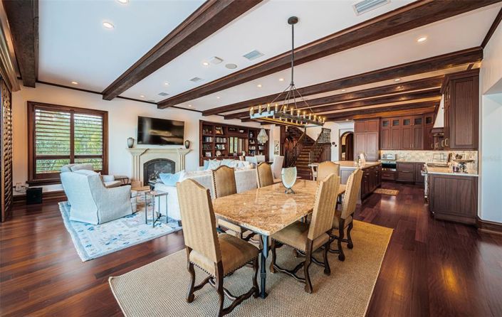 Image No.25-5 Bed Property for sale