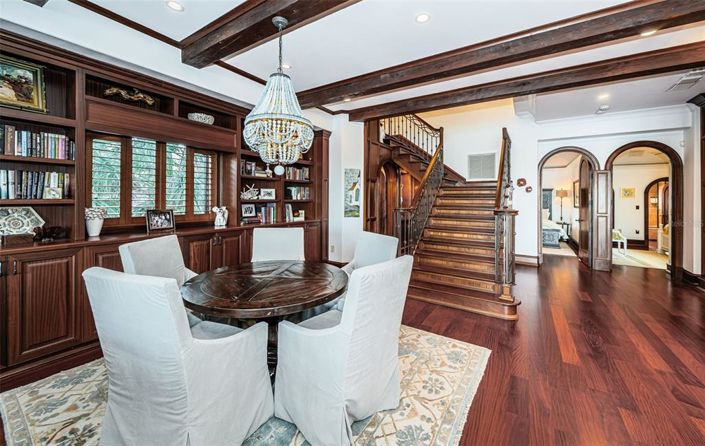 Image No.29-5 Bed Property for sale