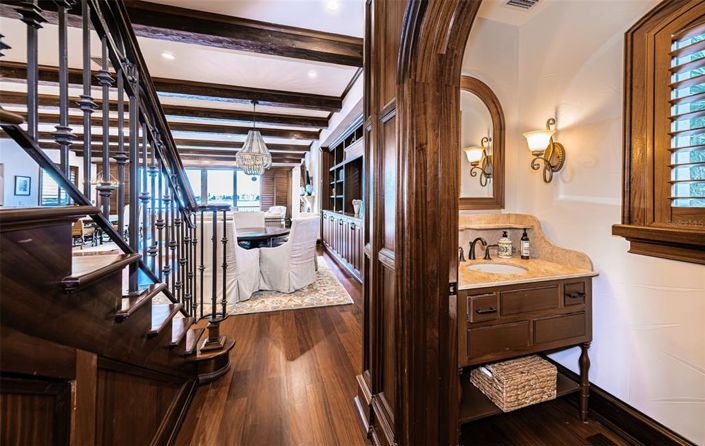 Image No.30-5 Bed Property for sale