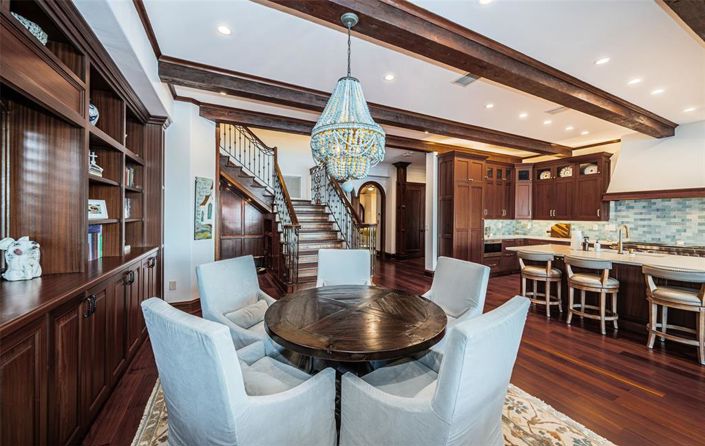 Image No.32-5 Bed Property for sale