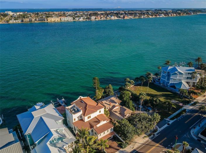 Image No.4-5 Bed Property for sale