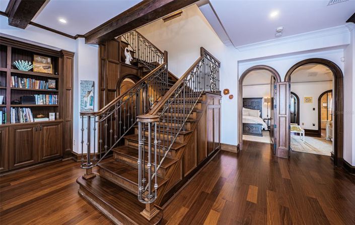 Image No.42-5 Bed Property for sale