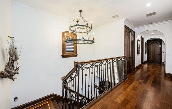 Image No.48-5 Bed Property for sale