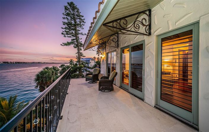 Image No.53-5 Bed Property for sale