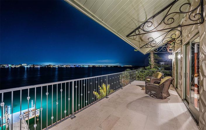 Image No.56-5 Bed Property for sale