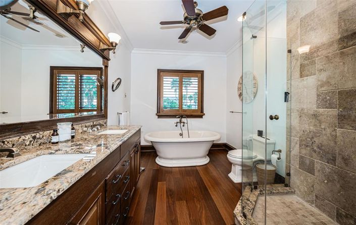 Image No.59-5 Bed Property for sale