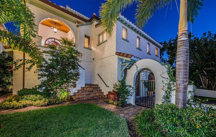 Image No.7-5 Bed Property for sale