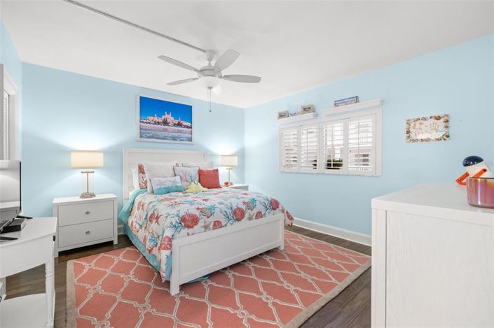 Image No.28-2 Bed Property for sale