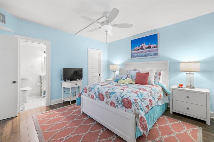 Image No.30-2 Bed Property for sale