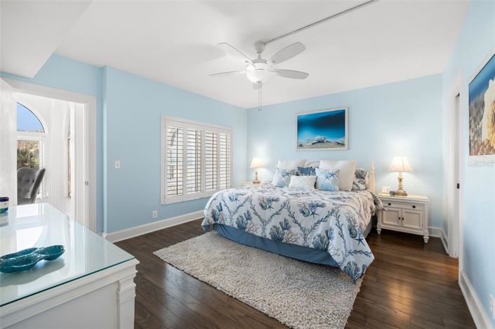 Image No.34-2 Bed Property for sale