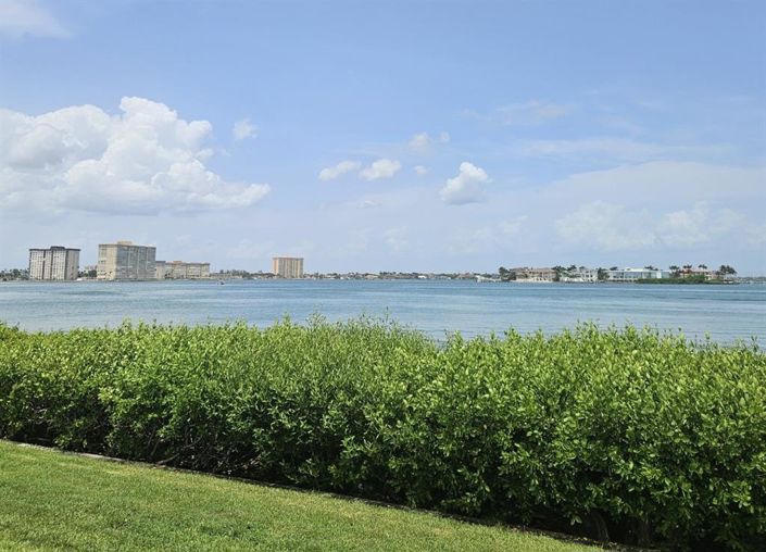 Image No.19-2 Bed Property for sale