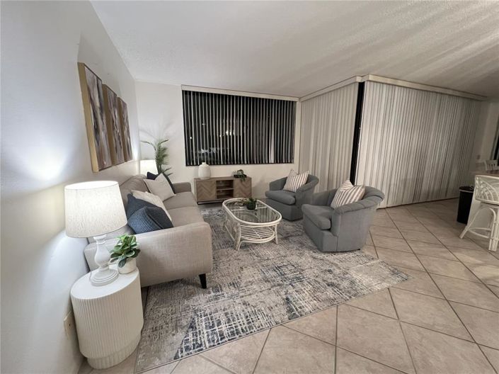 Image No.4-2 Bed Property for sale