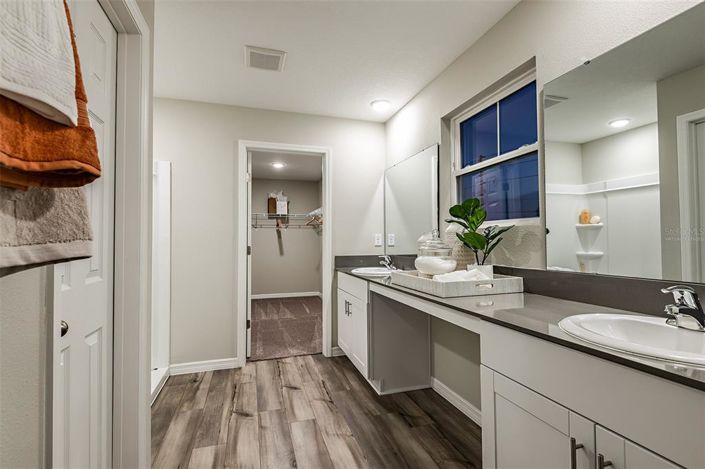 Image No.19-5 Bed Property for sale