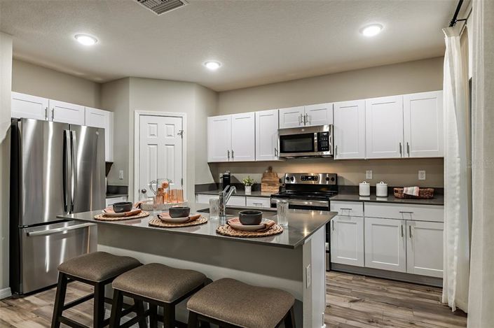 Image No.4-5 Bed Property for sale