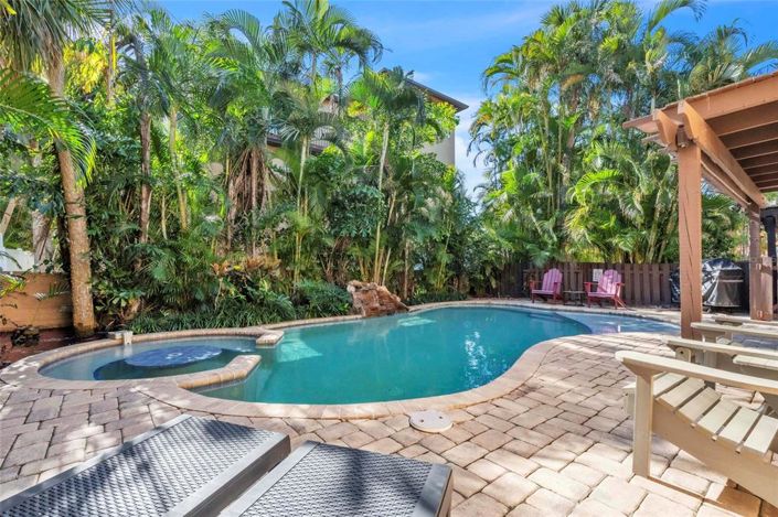 Image No.32-3 Bed Property for sale