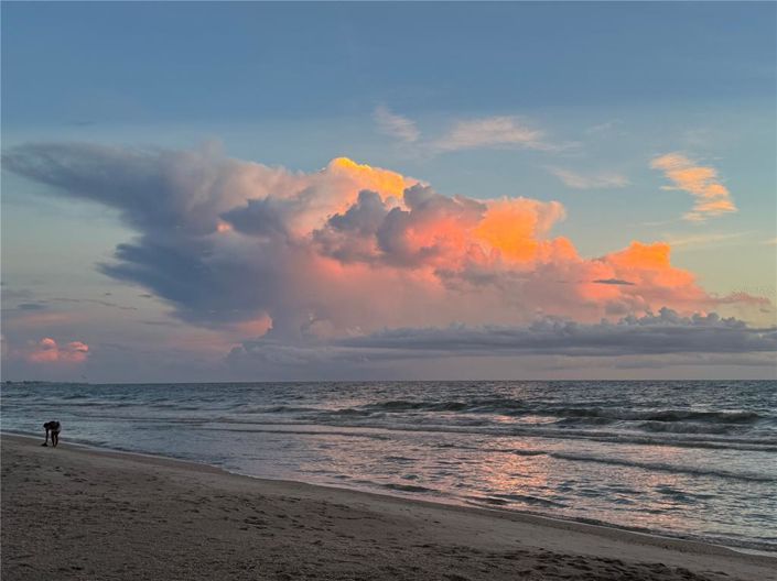 Image No.38-3 Bed Property for sale