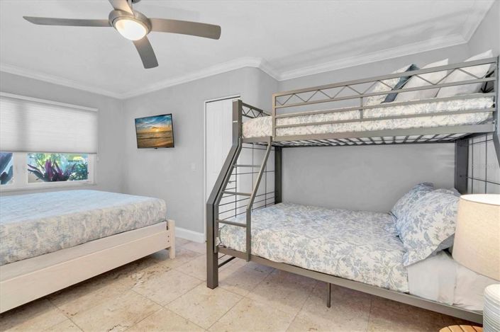 Image No.27-3 Bed Property for sale