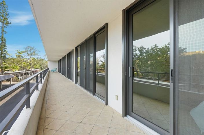 Image No.11-3 Bed Property for sale