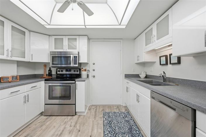 Image No.19-3 Bed Property for sale