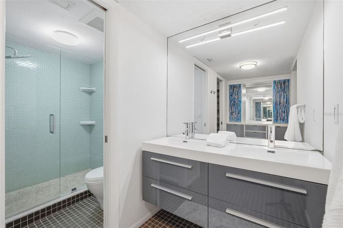 Image No.26-3 Bed Property for sale