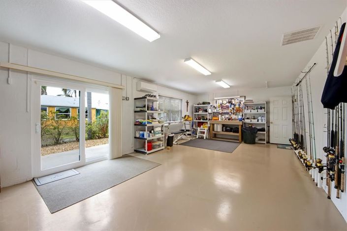 Image No.25-3 Bed Property for sale