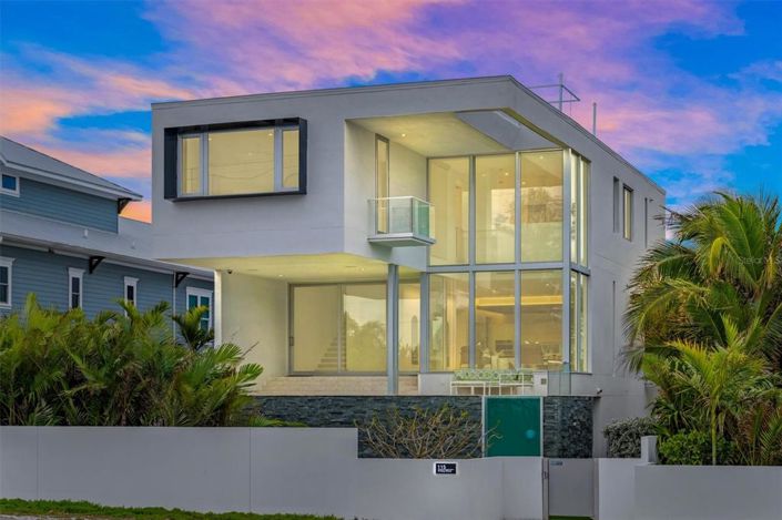 Image No.9-3 Bed Property for sale