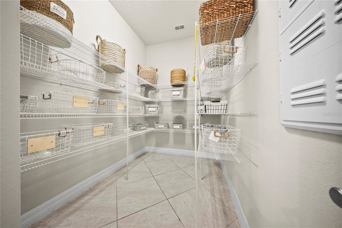 Image No.11-6 Bed Property for sale