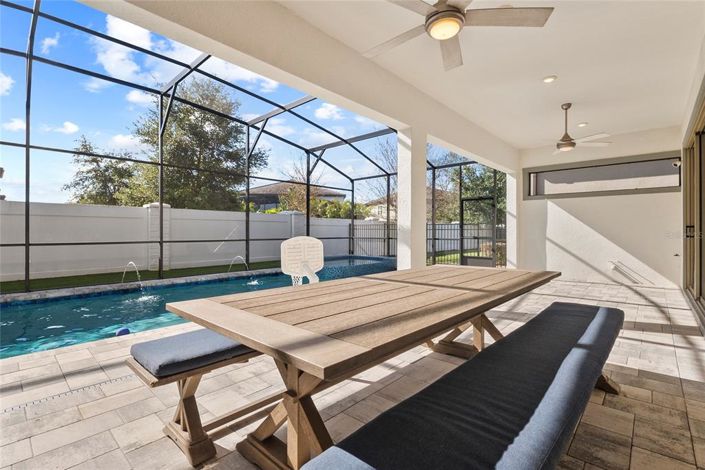 Image No.18-6 Bed Property for sale