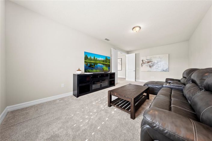 Image No.37-6 Bed Property for sale