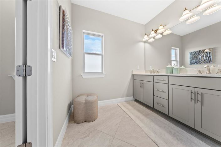 Image No.42-6 Bed Property for sale