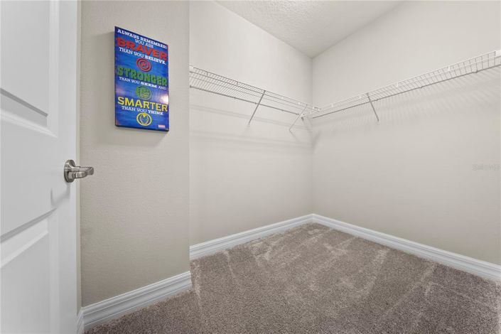 Image No.50-6 Bed Property for sale