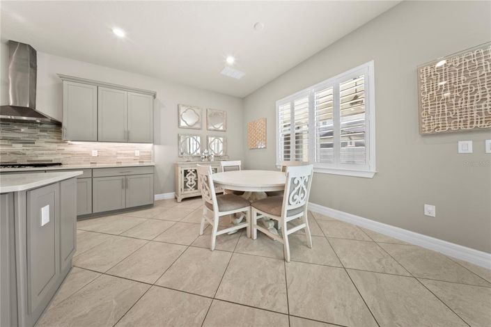 Image No.8-6 Bed Property for sale