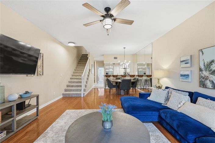 Image No.18-4 Bed Townhouse for sale