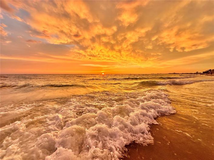 Image No.2-4 Bed Townhouse for sale