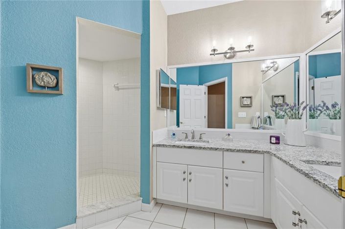 Image No.28-4 Bed Townhouse for sale