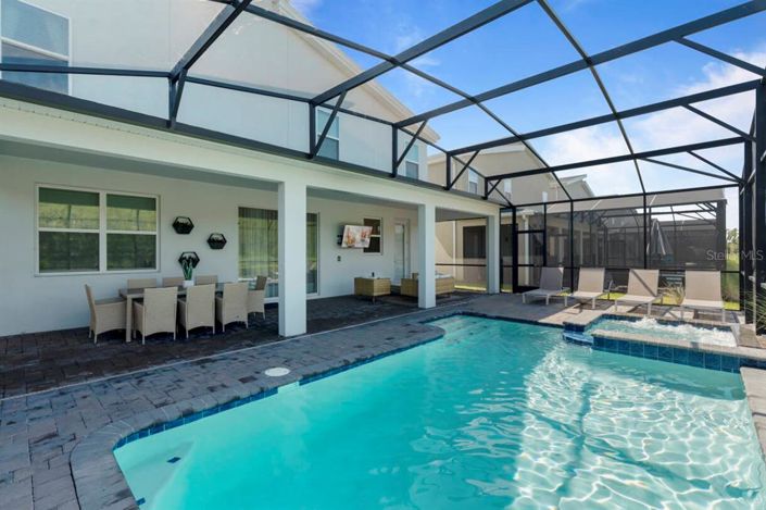 Image No.10-8 Bed Property for sale