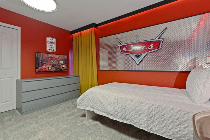 Image No.14-8 Bed Property for sale