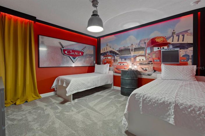 Image No.15-8 Bed Property for sale