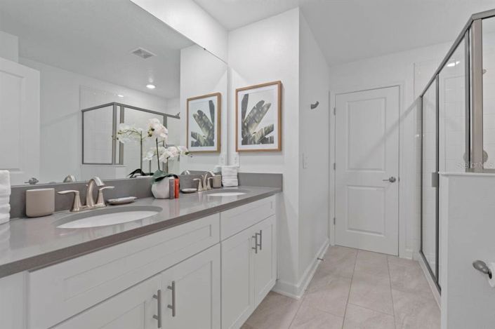 Image No.18-8 Bed Property for sale