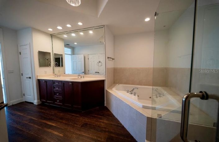 Image No.37-3 Bed Property for sale