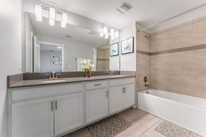 Image No.46-5 Bed Townhouse for sale