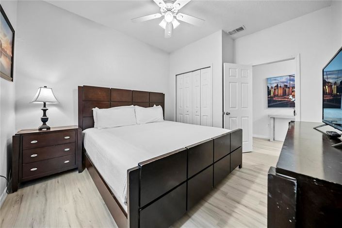 Image No.16-8 Bed Property for sale