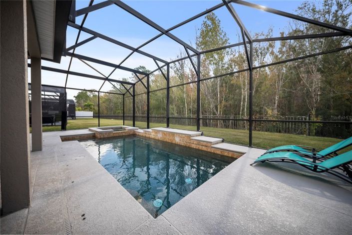 Image No.2-8 Bed Property for sale