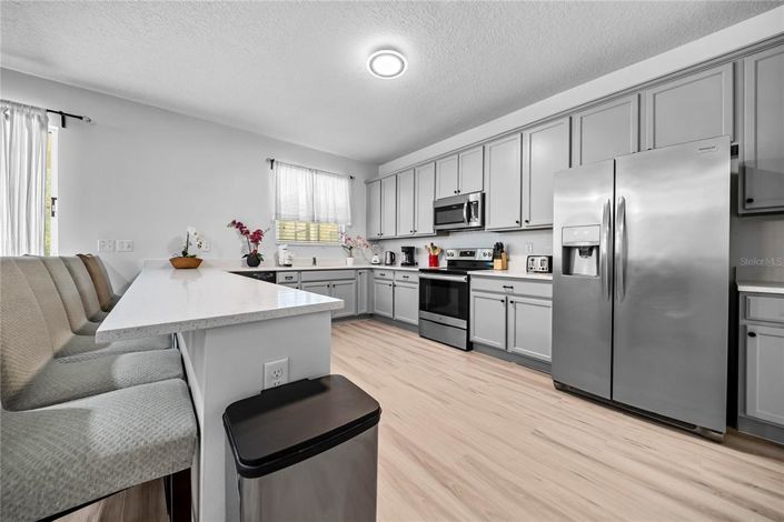 Image No.25-8 Bed Property for sale