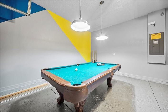 Image No.30-8 Bed Property for sale